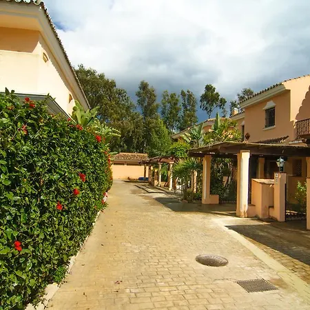 First Line Townhouse Venalmar Dom wakacyjny *