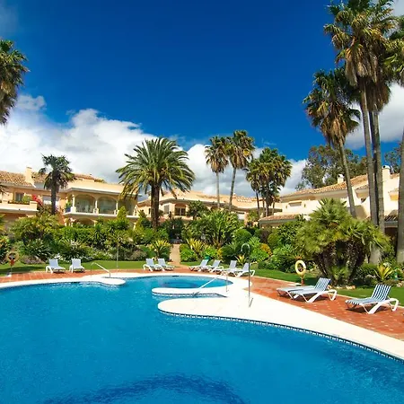 Dom wakacyjny First Line Townhouse Venalmar