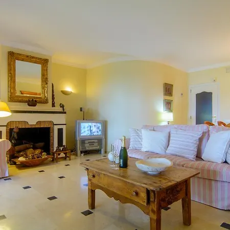 Dom wakacyjny First Line Townhouse Venalmar Estepona