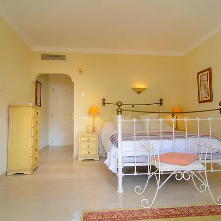 First Line Townhouse Venalmar Estepona